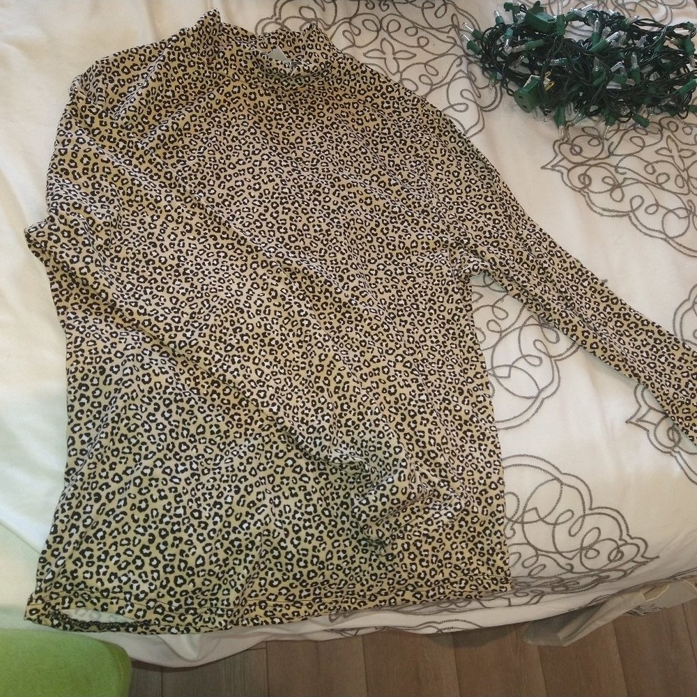 Cheetah print turtle neck